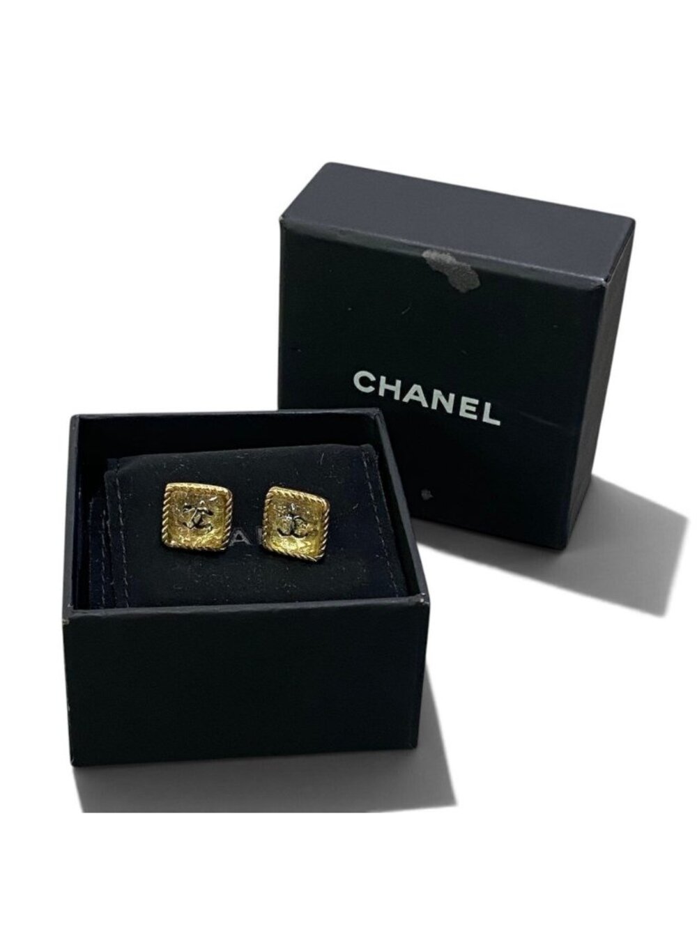 Chanel 2000 Cruise CC Logo Square Earrings Gold